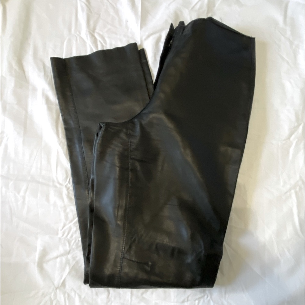 Maxima Wilsons black leather straight leg pants size 6